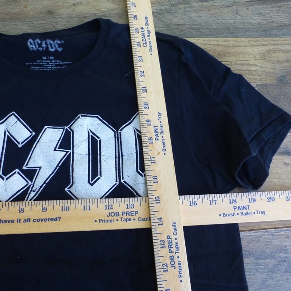 AC DC Short Sleeve T Shirt sz M Back in Black - Picture 4 of 4